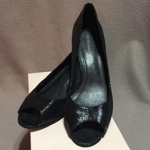 BCBGeneration / Heather Snake Pump